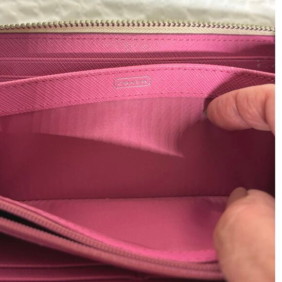 Coach Hearts Pink
 Zippy Wallet - Picture 4 of 5